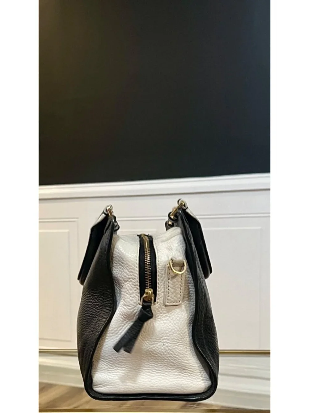 TORY BURCH AUTHENTIC BLACK AND WHITE JESSICA HANDBAG